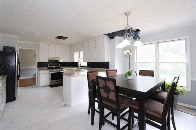 1710 Meadowchase Court, Snellville, GA 30078
