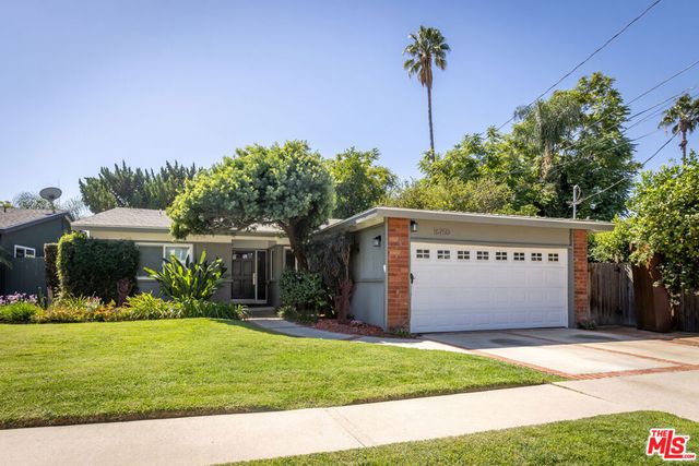 16750 Valerio Street, Lake Balboa, CA 91406