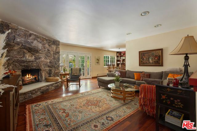 16750 Valerio Street, Lake Balboa, CA 91406
