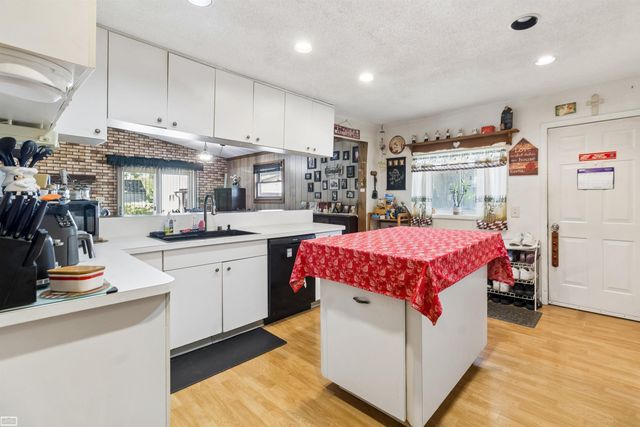 27119 Blum Street, Roseville, MI 48066