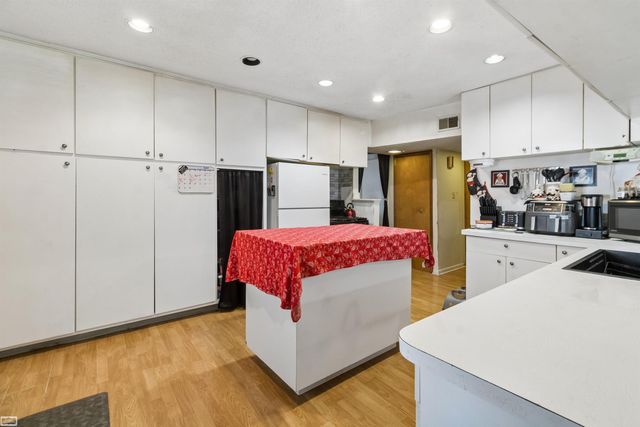 27119 Blum Street, Roseville, MI 48066