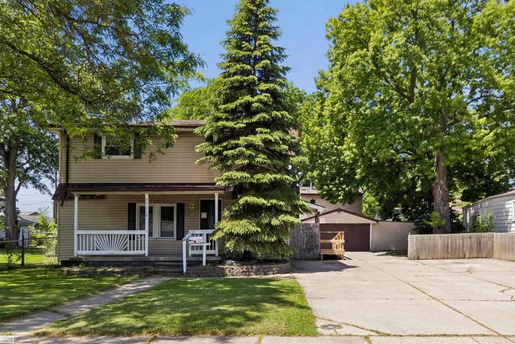 27119 Blum Street, Roseville, MI 48066