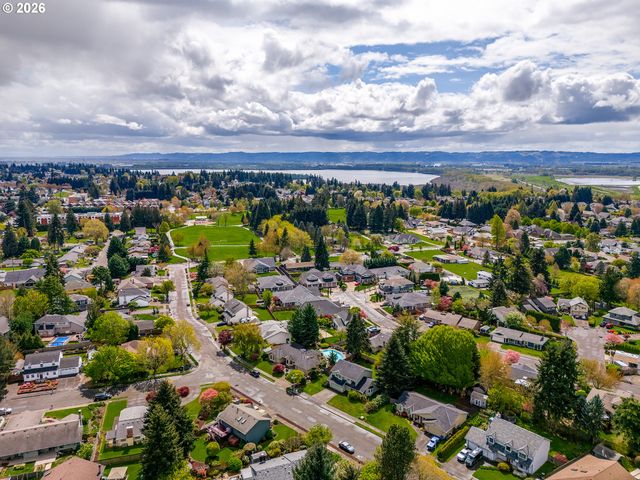 12908 Nw 39TH Ave, Vancouver, WA 98685