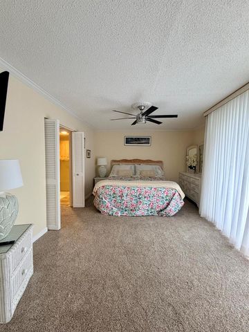 2425 PRESIDENTIAL Way 304, West Palm Beach, FL 33401