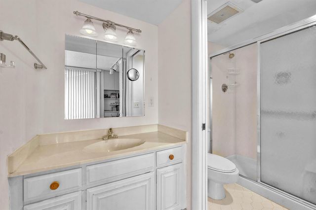 2425 PRESIDENTIAL Way 304, West Palm Beach, FL 33401