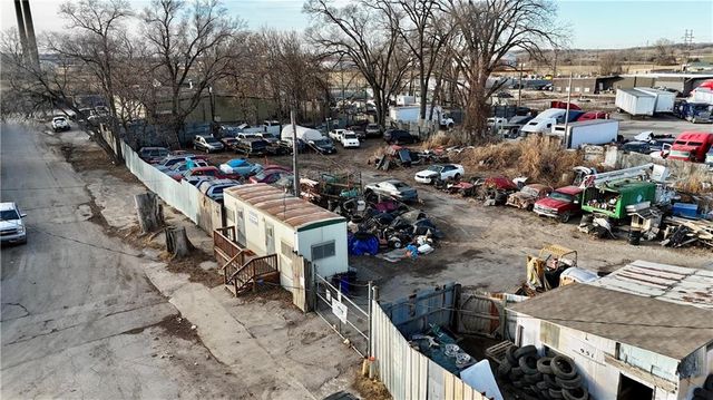 2450 Cheyenne Street, Kansas City, KS 66106