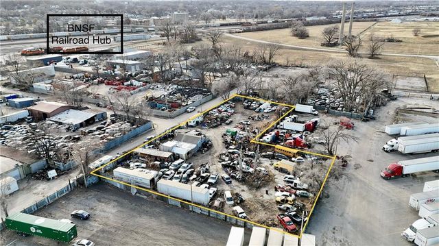 2450 Cheyenne Street, Kansas City, KS 66106