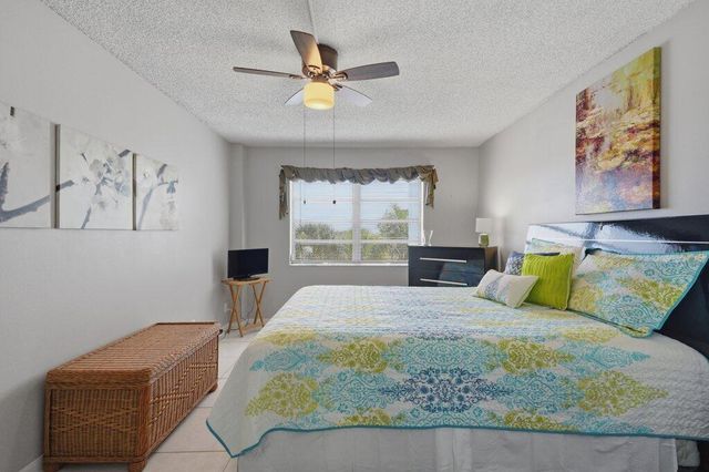 4640 Lucerne Lakes Boulevard W 404, Lake Worth, FL 33467