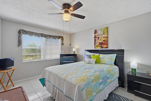 4640 Lucerne Lakes Boulevard W 404, Lake Worth, FL 33467