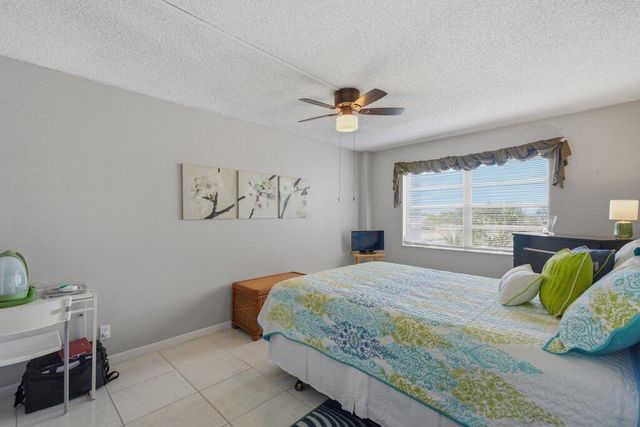 4640 Lucerne Lakes Boulevard W 404, Lake Worth, FL 33467