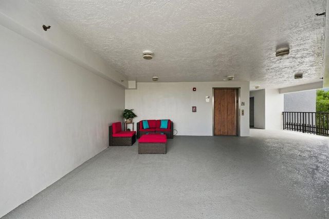 4640 Lucerne Lakes Boulevard W 404, Lake Worth, FL 33467