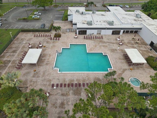 4640 Lucerne Lakes Boulevard W 404, Lake Worth, FL 33467