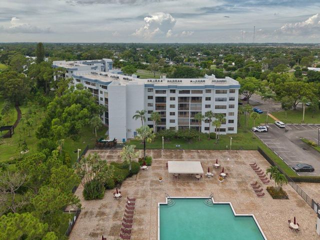 4640 Lucerne Lakes Boulevard W 404, Lake Worth, FL 33467