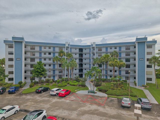 4640 Lucerne Lakes Boulevard W 404, Lake Worth, FL 33467