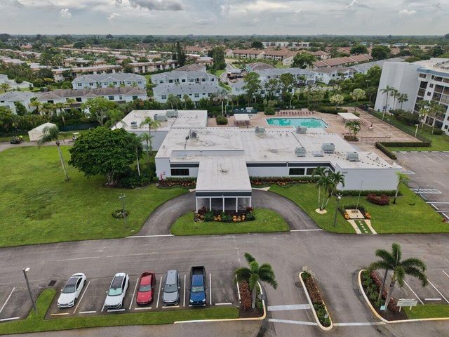 4640 Lucerne Lakes Boulevard W 404, Lake Worth, FL 33467
