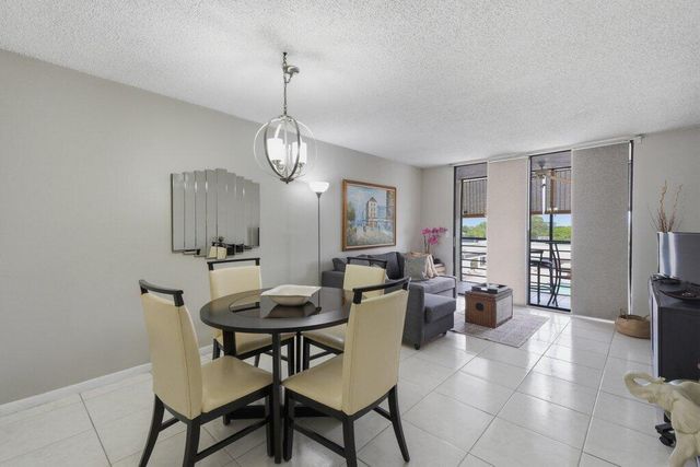 4640 Lucerne Lakes Boulevard W 404, Lake Worth, FL 33467