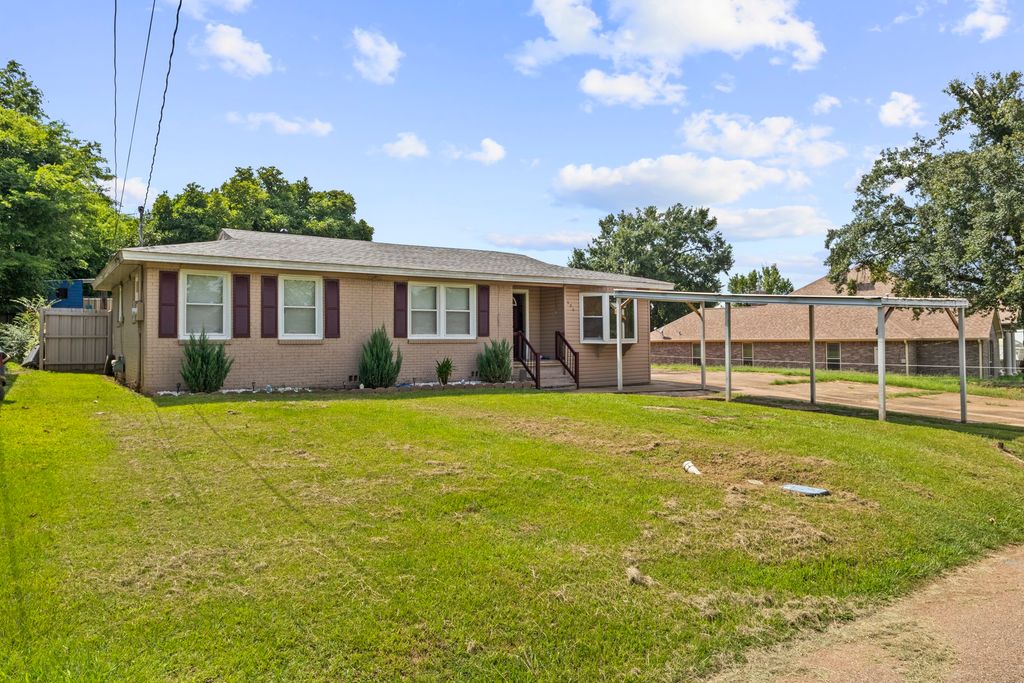 506 Short, Daingerfield, TX 75638