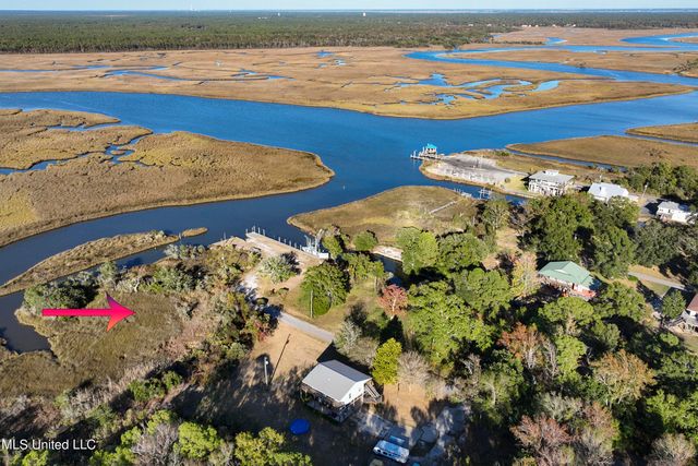 1159-1161 W Loraine Street, Ocean Springs, MS 39564