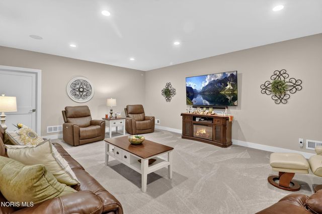 4450 Post Office Circle, Maumee, OH 43537