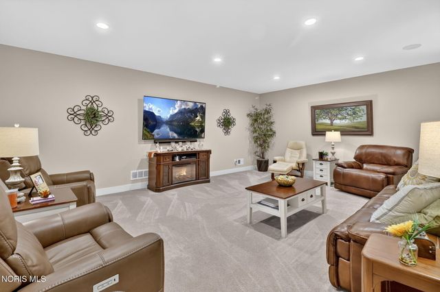 4450 Post Office Circle, Maumee, OH 43537