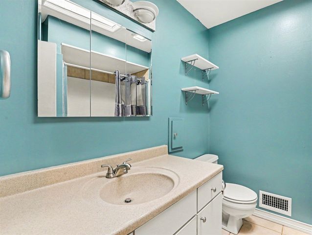 1184 Oakmont Drive, Temperance, MI 48182