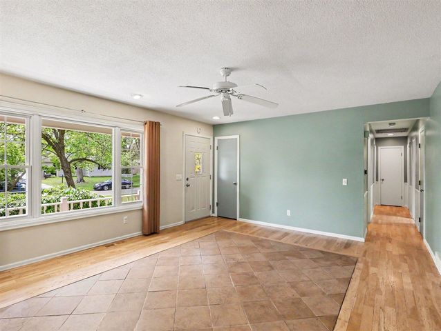 1184 Oakmont Drive, Temperance, MI 48182
