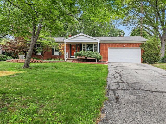 1184 Oakmont Drive, Temperance, MI 48182