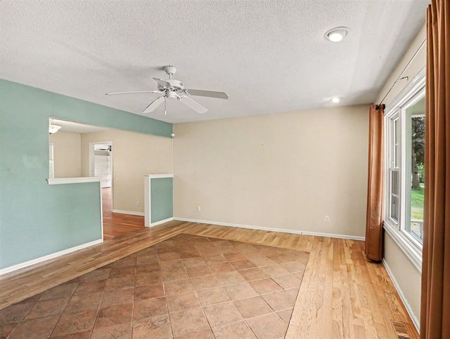 1184 Oakmont Drive, Temperance, MI 48182