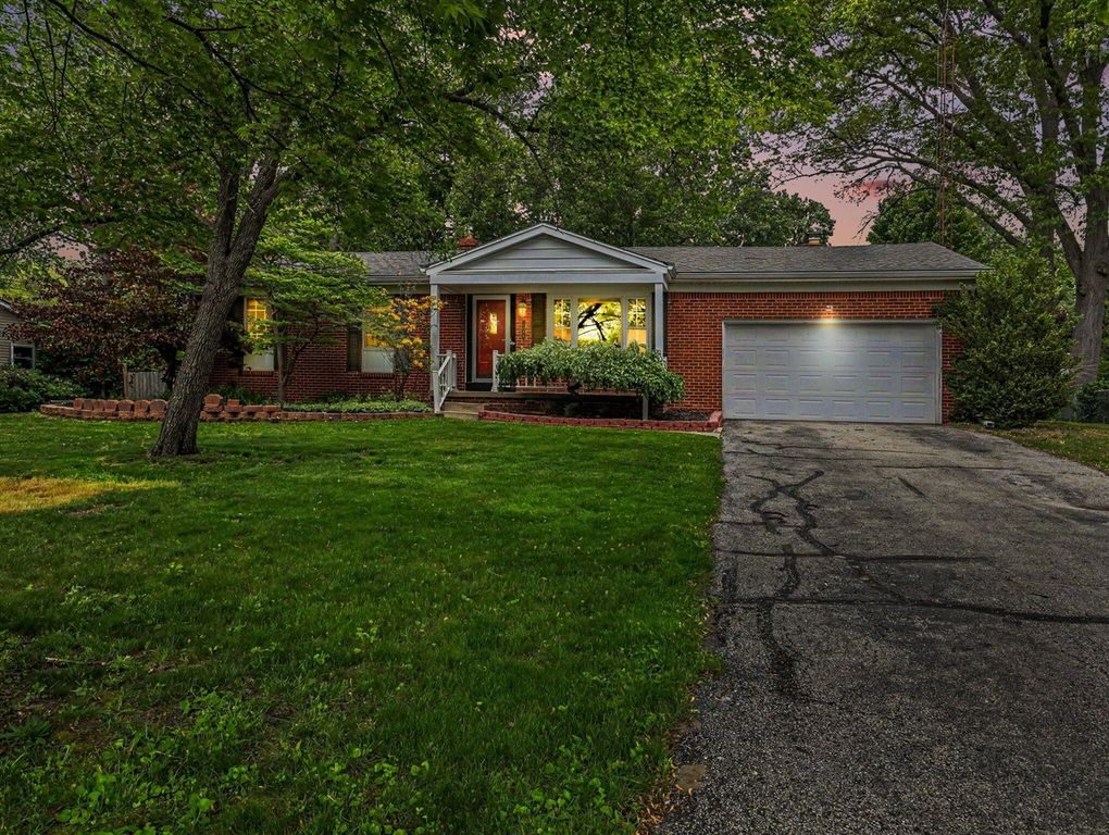 1184 Oakmont Drive, Temperance, MI 48182