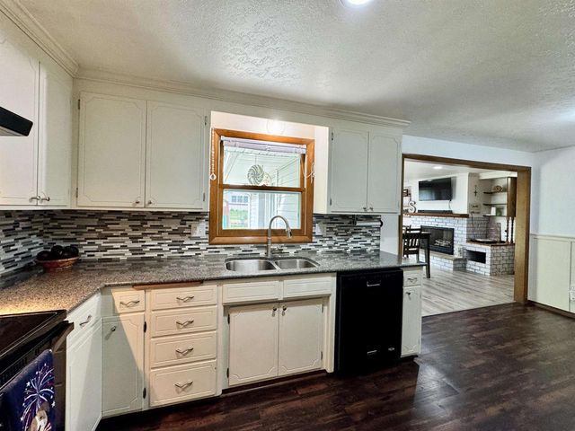 1404 PONDEROSA AVENUE, Green Bay, WI 54313