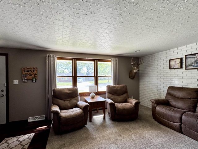 1404 PONDEROSA AVENUE, Green Bay, WI 54313