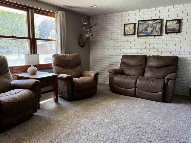 1404 PONDEROSA AVENUE, Green Bay, WI 54313