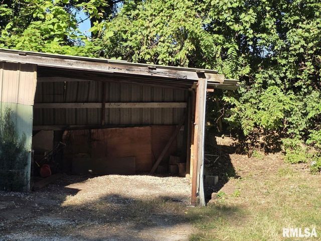 1717 N 4TH Street, Quincy, IL 62301