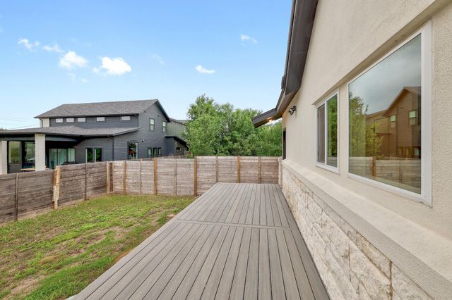 11001 4th ST, Jonestown, TX 78645