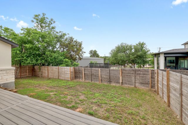 11001 4th ST, Jonestown, TX 78645