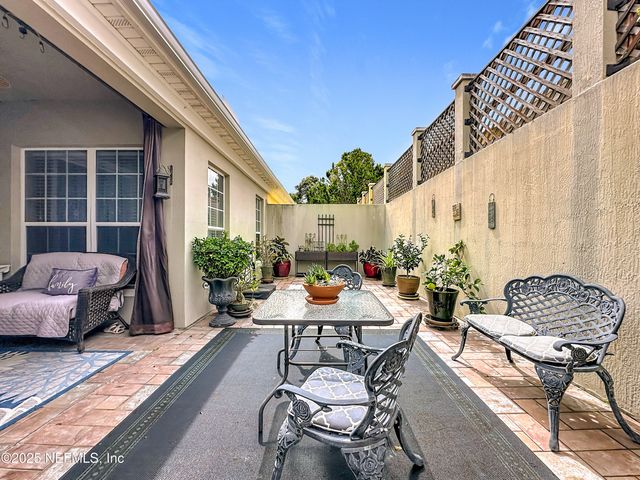 6126 CLEARSKY Drive, Jacksonville, FL 32258