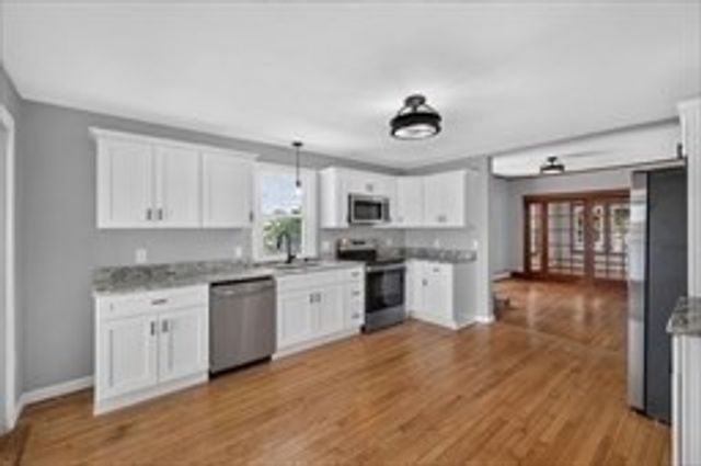 1496 Riverside Ave, Somerset, MA 02726