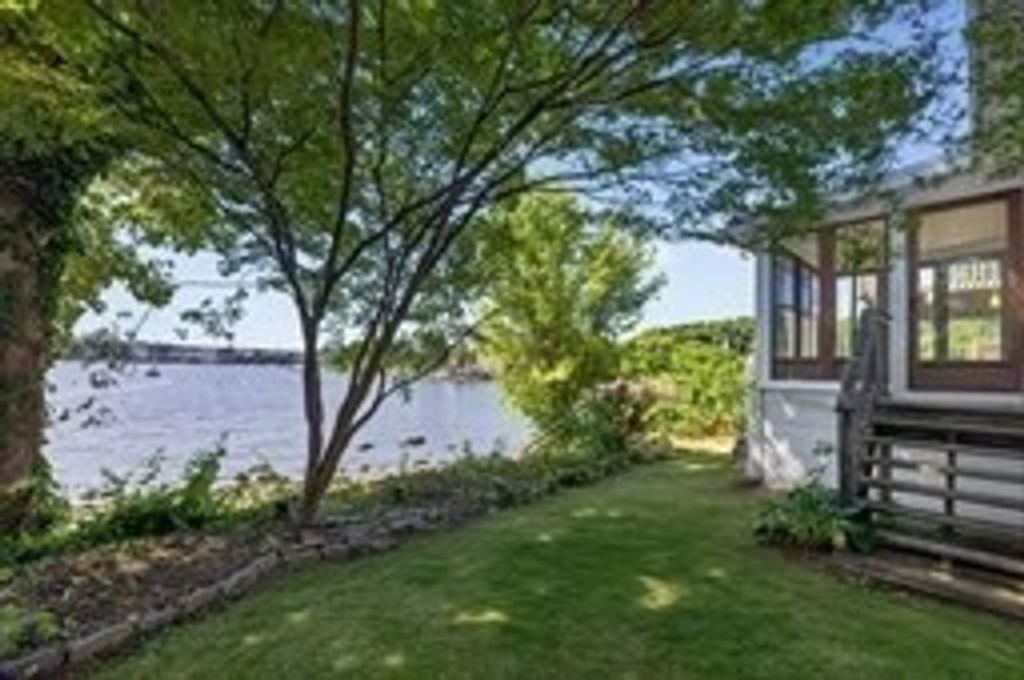 1496 Riverside Ave, Somerset, MA 02726