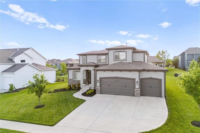 12186 S Quail Ridge Drive, Olathe, KS 66061