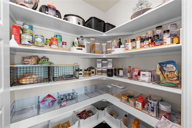 12186 S Quail Ridge Drive, Olathe, KS 66061