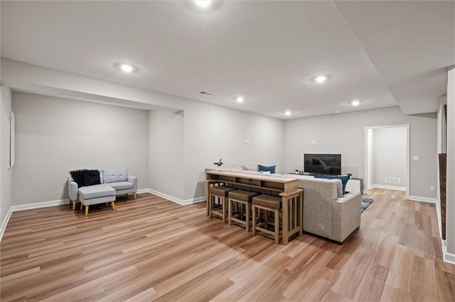 12186 S Quail Ridge Drive, Olathe, KS 66061