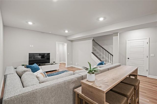 12186 S Quail Ridge Drive, Olathe, KS 66061