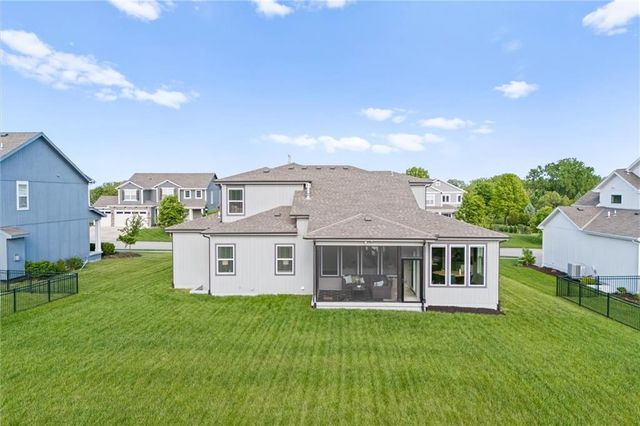 12186 S Quail Ridge Drive, Olathe, KS 66061