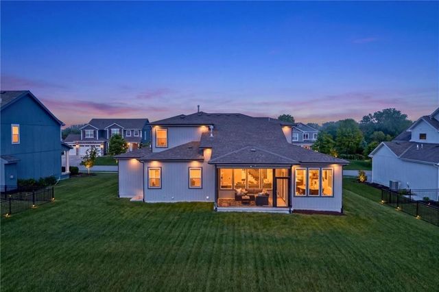 12186 S Quail Ridge Drive, Olathe, KS 66061