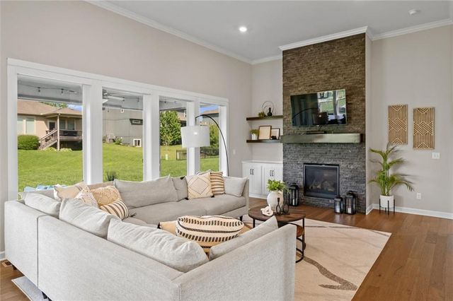 12186 S Quail Ridge Drive, Olathe, KS 66061