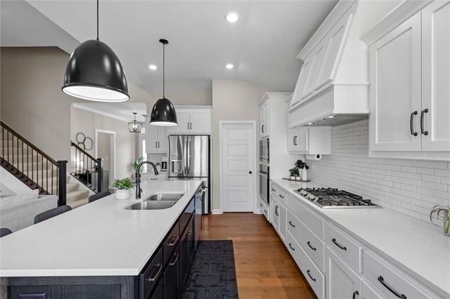 12186 S Quail Ridge Drive, Olathe, KS 66061