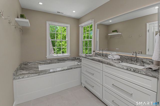 26 Lynn Place, Ridgefield, CT 06877