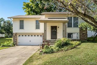 131 Spring Leaf Drive, St Peters, MO 63376