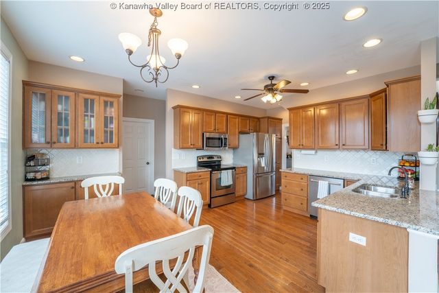 911 Suncrest Road, Charleston, WV 25303