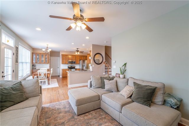 911 Suncrest Road, Charleston, WV 25303